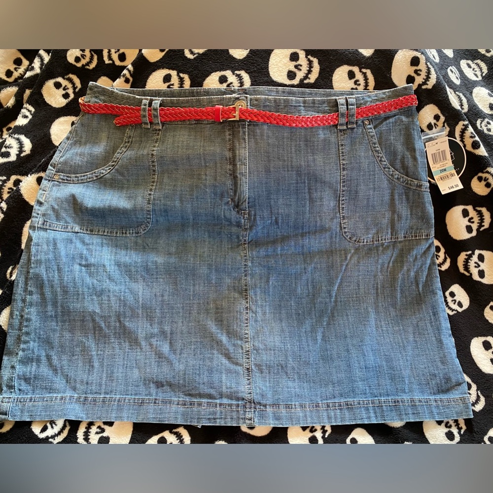 NWT Karen Scott Jean Skort with belt 20W